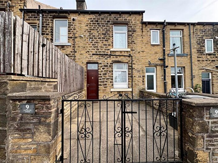 2 Bedroom Terraced House For Sale In Cleveland Avenue, Siddal, Halifax, HX3