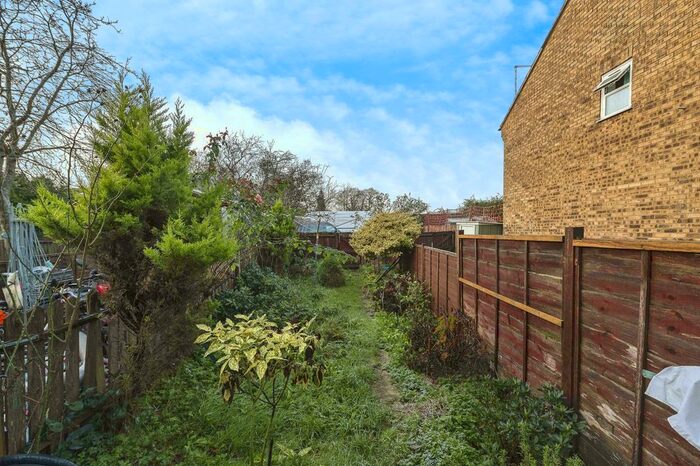 2 Bedroom Terraced House For Sale In Chiltern Gardens, Waller Avenue, Luton, Bedfordshire, LU4