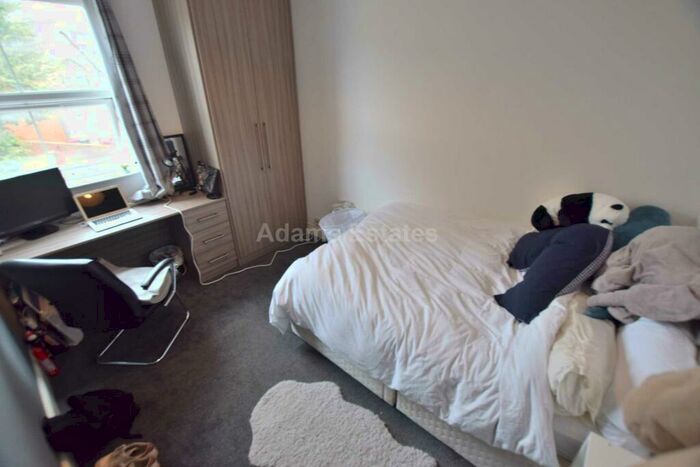 7 Bedroom End Of Terrace House To Rent In Erleigh Road, Reading, RG1