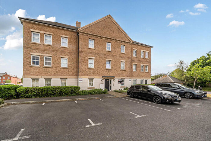 2 Bedroom Apartment For Sale In Rainbow Road, Erith, DA8