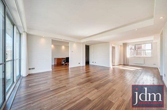 2 Bedroom Flat To Rent In College Road, London, SE21