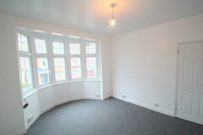1 Bedroom Apartment To Rent In Warlters Road, Holloway, London, N7