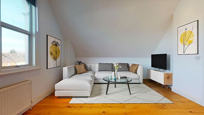 1 Bedroom Flat To Rent In Birchanger Road, South Norwood, SE25