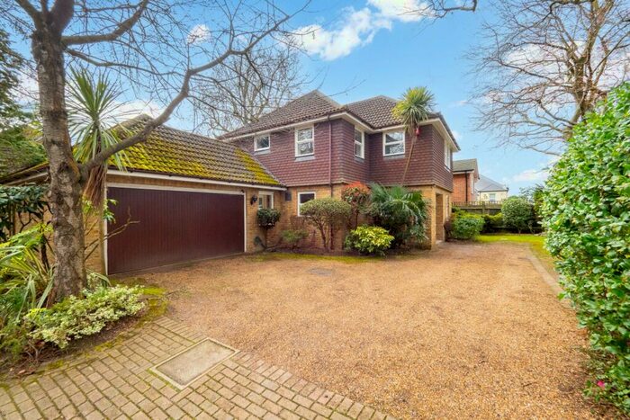 5 Bedroom Detached House To Rent In Bridleway Close, Ewell, Epsom, Surrey, KT17