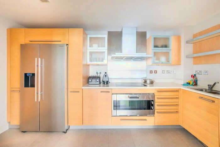 2 Bedroom Flat To Rent In Imperial Wharf, Fulham, London, SW6