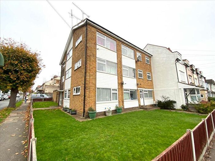 1 Bedroom Apartment To Rent In Leigh On Sea, SS9