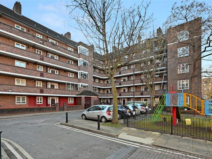 2 Bedroom Flat To Rent In Mackenzie Close, White City Estate, London, W12