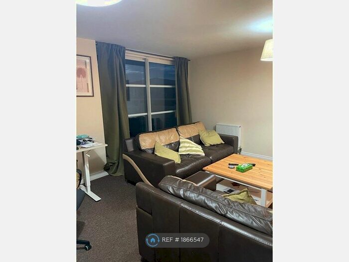1 Bedroom Flat To Rent In Watkin Road, Leicester, LE2