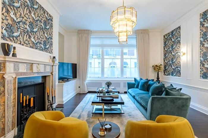 3 Bedroom Flat To Rent In Wimpole Street, Marylebone Village, London, W1G