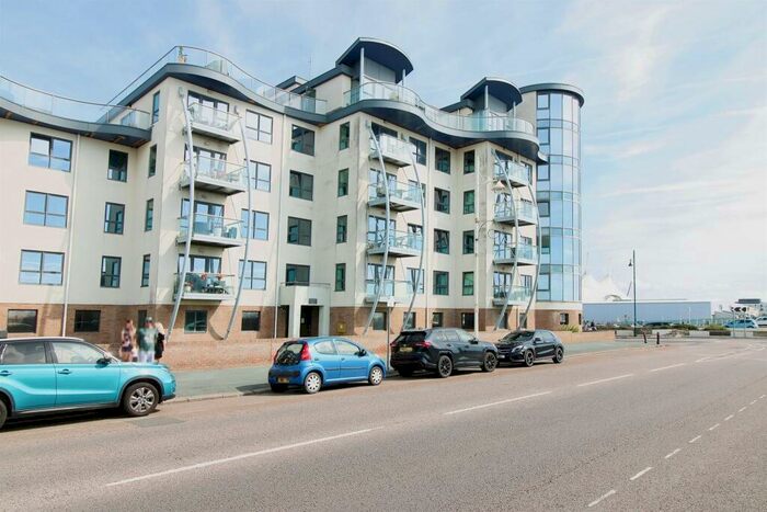 2 Bedroom Apartment To Rent In The Esplanade, Bognor Regis, PO21