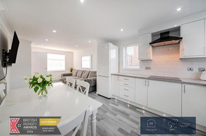 3 Bedroom End Of Terrace House For Sale In Chapman Way, Eynesbury, St. Neots, PE19