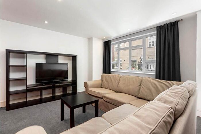 3 Bedroom Flat To Rent In Church Street Estate, St John's Wood, London, NW8