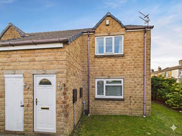 2 Bedroom Apartment For Sale In Bewick Court, Bradford, West Yorkshire, BD6