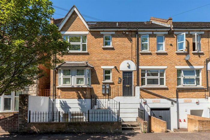 2 Bedroom Flat To Rent In Whitney Road, London, E10