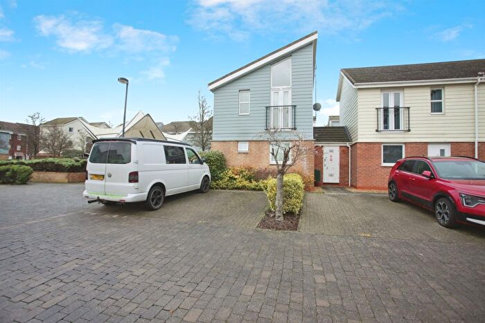 1 Bedroom Flat For Sale In Follager Road, Rugby, CV21
