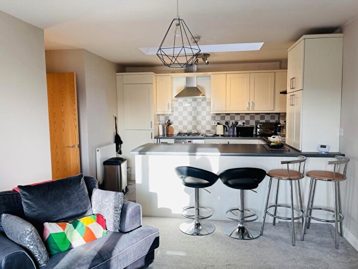 2 Bedroom Apartment To Rent In West Court, Mapperley, NG3