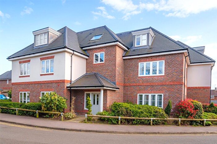 2 Bedroom Apartment For Sale In Kingfisher Place, Bracknell, Berkshire, RG42