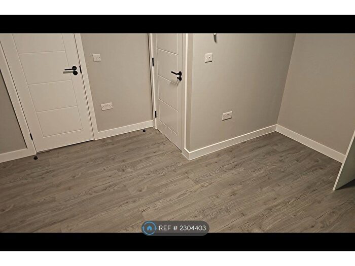 Studio To Rent In Harrow Rd, Stanwell, Feltham, TW14