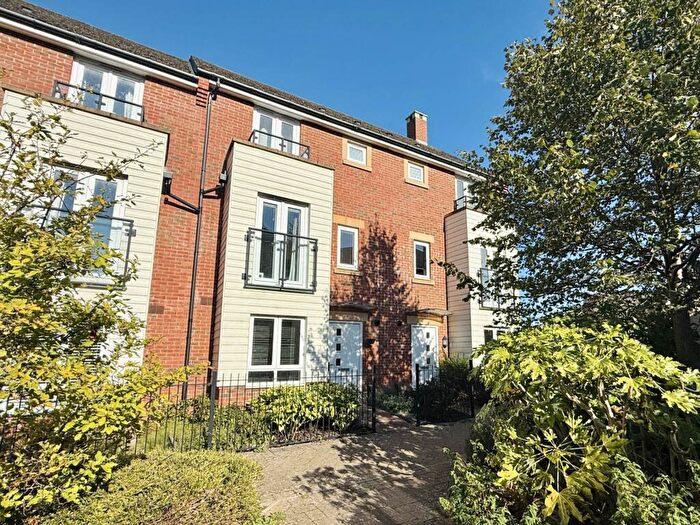 1 Bedroom Apartment For Sale In Blackthorn Road, Didcot, OX11