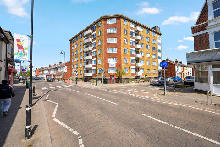 2 Bedroom Apartment For Sale In Bramble Road, Southsea, Hampshire, PO4