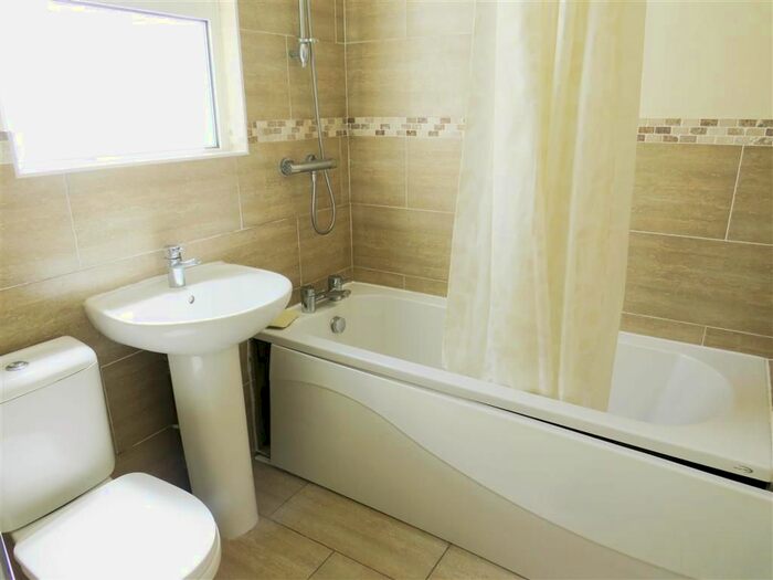 2 Bedroom Flat To Rent In Elphinstone Road, Hastings, TN34