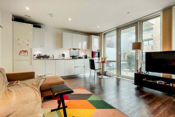 1 Bedroom Flat To Rent In Plumstead Road, Woolwich, London, SE18