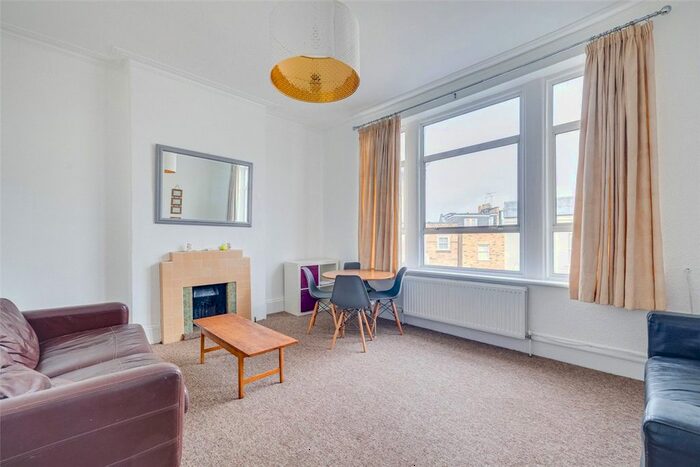 3 Bedroom Flat To Rent In Royal Parade, Dawes Road, London, SW6