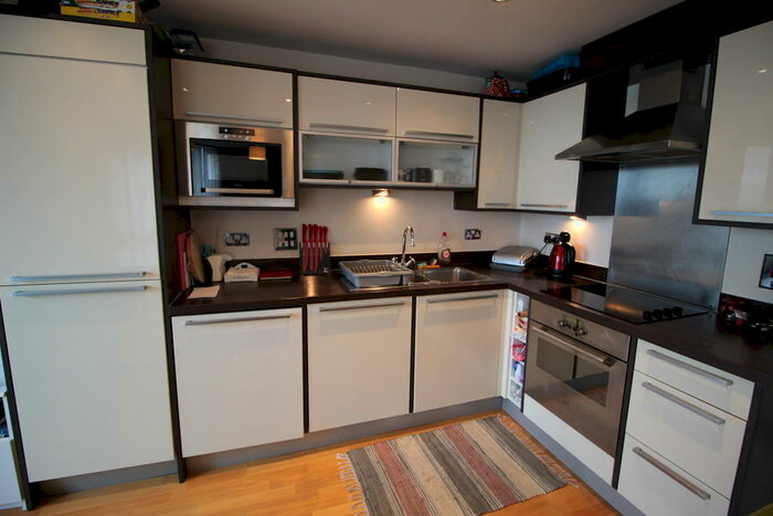 2 Bedroom Apartment To Rent In Quayside Drive, Colchester, CO2