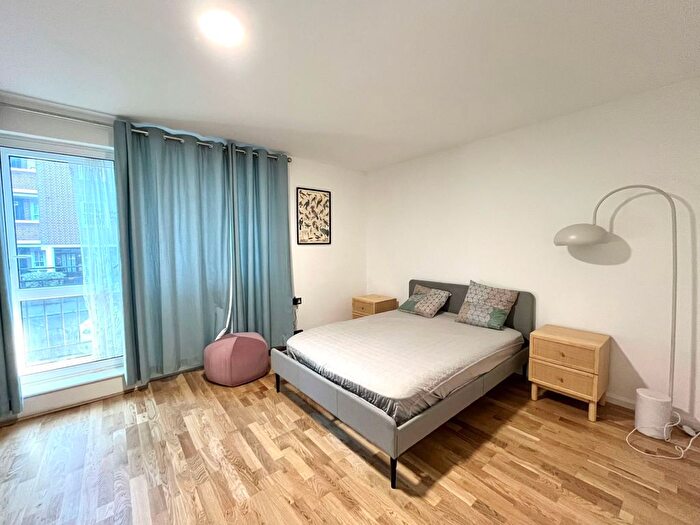 Studio To Rent In Polygon Road, London, NW1