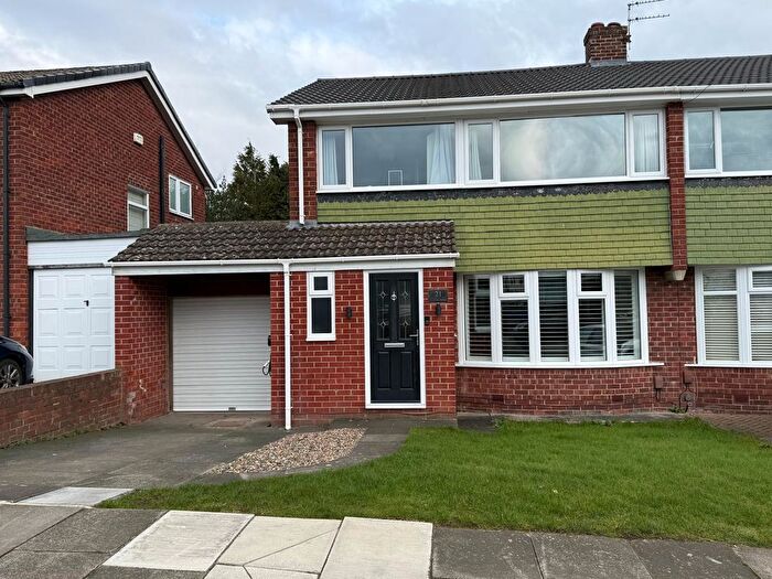 3 Bedroom Semi-Detached House For Sale In Cloverdale Gardens, Whickham, NE16