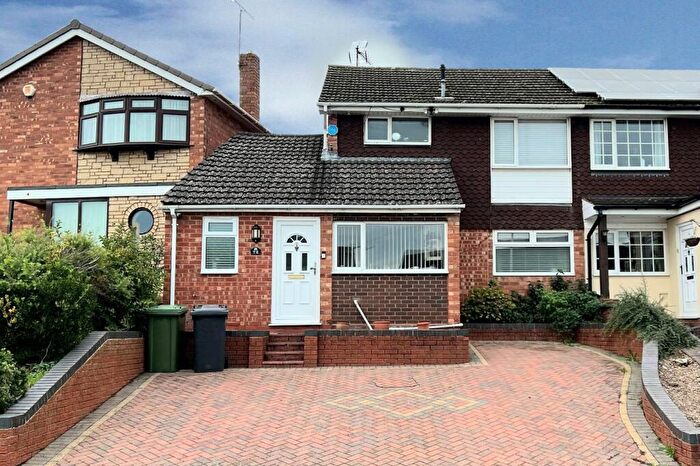 3 Bedroom Semi-Detached House For Sale In Ferndale Crescent, Kidderminster, DY11