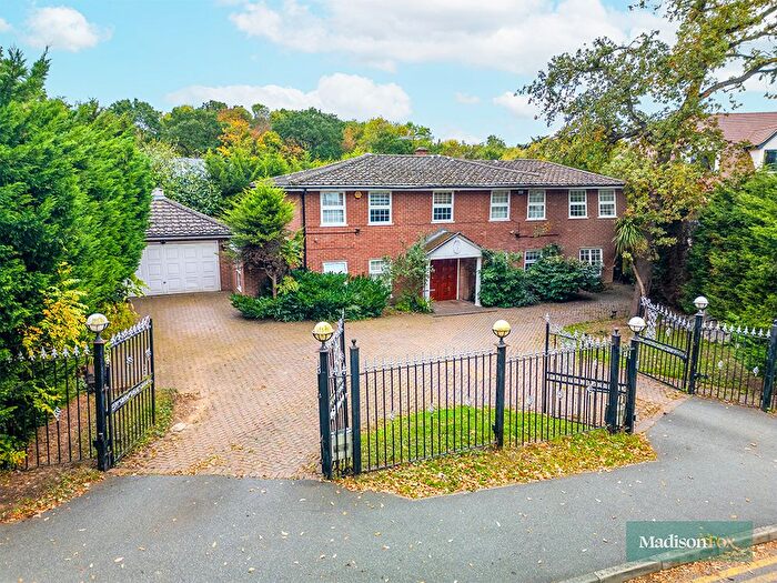 5 Bedroom Detached House For Sale In Tomswood Road, Chigwell, Essex, IG7