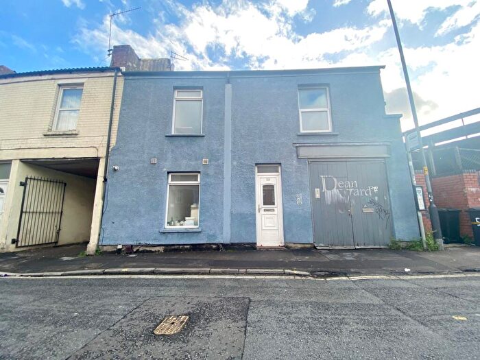 2 Bedroom Flat To Rent In Southville, Dean Lane, BS3