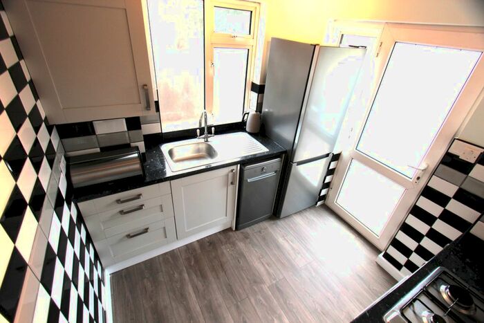 2 Bedroom Flat To Rent In Whitehall Close, Uxbridge, UB8
