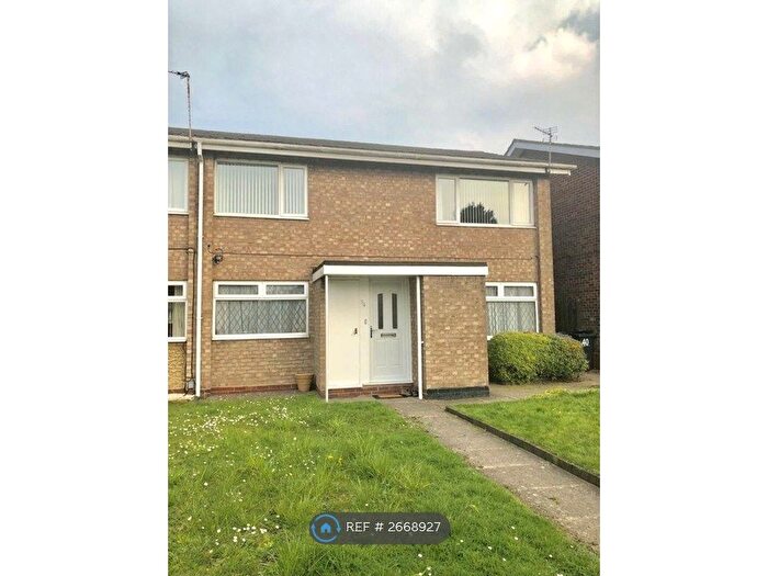 2 Bedroom Maisonette To Rent In Selby Close, Birmingham, B26