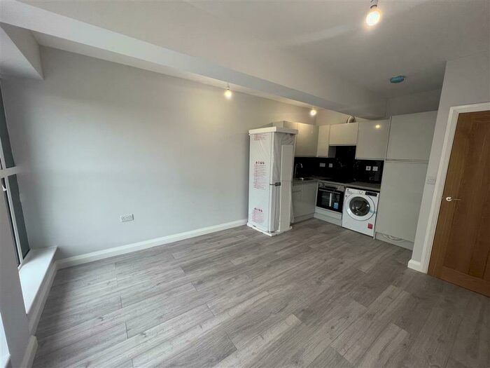 2 Bedroom Apartment To Rent In Station Street, Burton On Trent, DE14