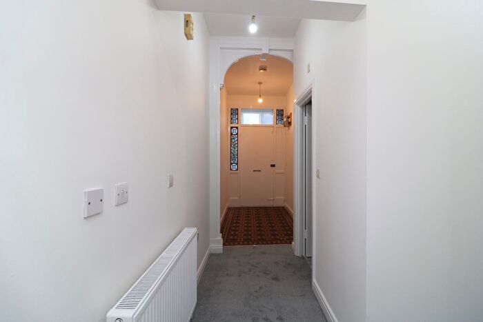 1 Bedroom Flat To Rent In Upper Tooting Road, London, SW17