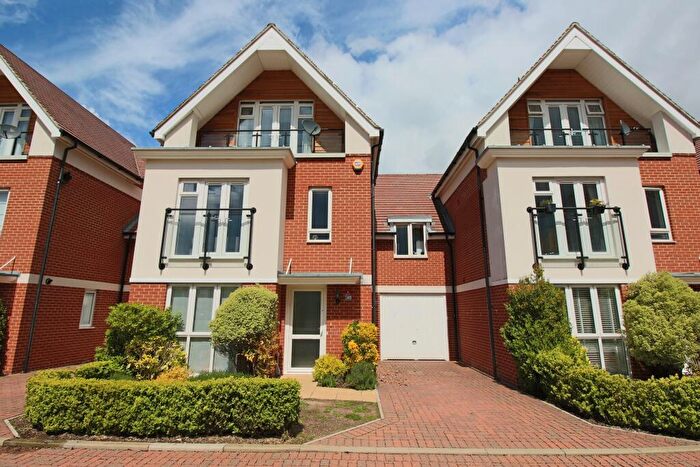 5 Bedroom Town House To Rent In Temple Meads Close Maidenhead Berkshire, SL6