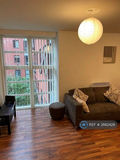 2 Bedroom Flat To Rent In The Quadrangle, Manchester, M1