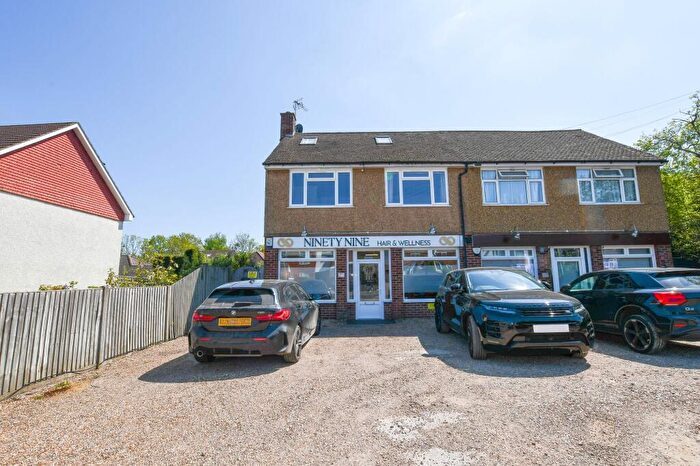 3 Bedroom Flat To Rent In Park Street Lane, Park Street, AL2
