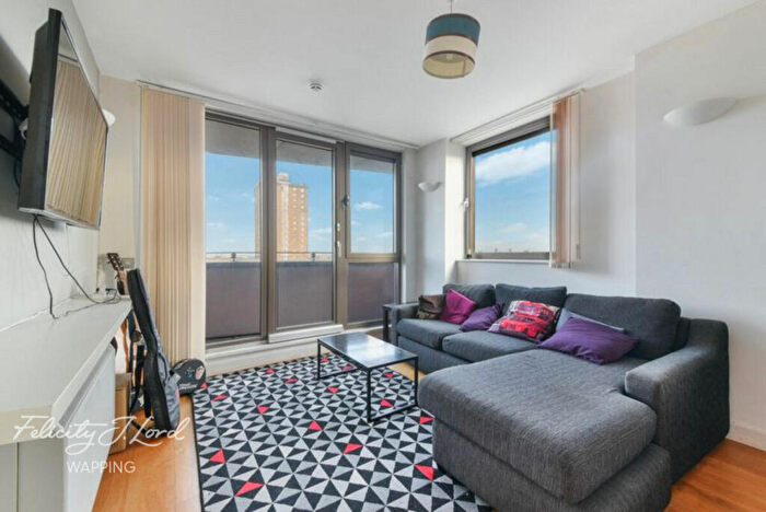 2 Bedroom Flat For Sale In Spencer Way, London, E1