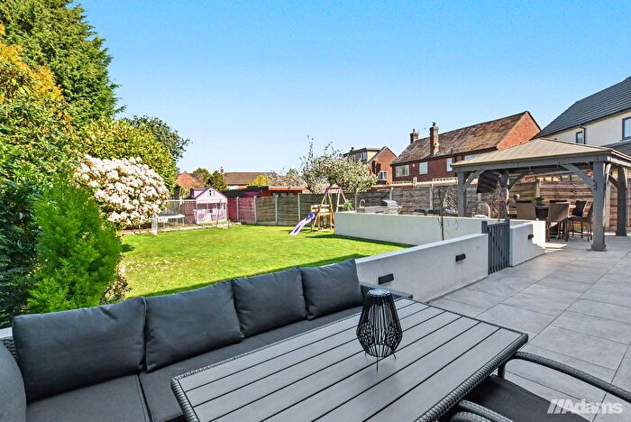 3 Bedroom Semi-detached House For Sale In Hillfoot Crescent, Stockton Heath, WA4