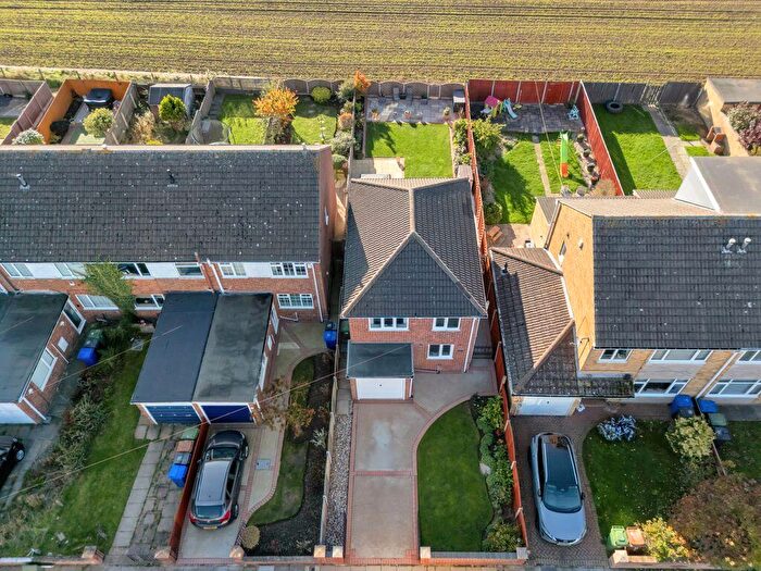 3 Bedroom Detached House For Sale In St. Nicholas Drive, Grimsby, DN37