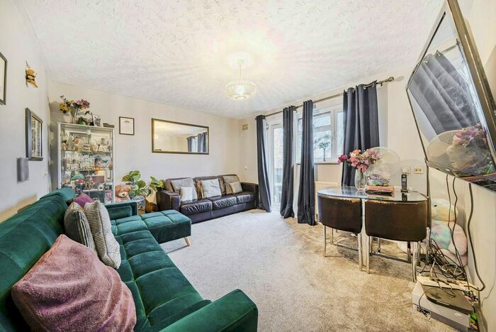 1 Bedroom Flat For Sale In North Road, South Ealing, London, W5