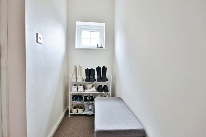 1 Bedroom Apartment For Sale In Woodheys Park, Kingswood, Hull, HU7