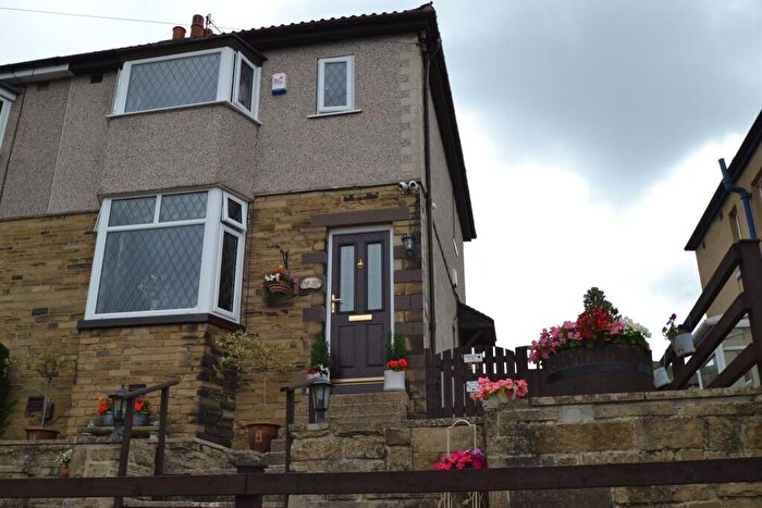 3 Bedroom Semi-Detached House For Sale In Thackley Old Road, Windhill, BD18
