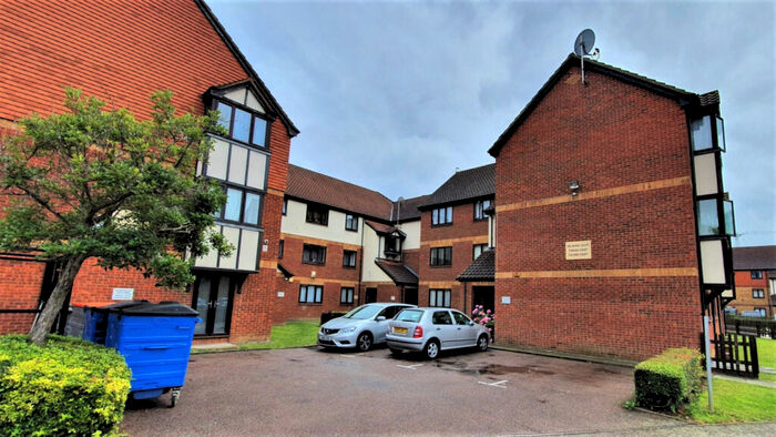 2 Bedroom Flat For Sale In Falcon Way, Colindale, NW9