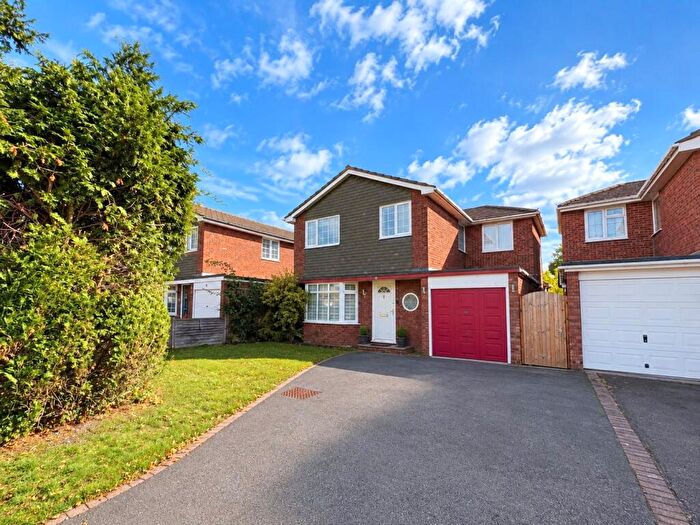 4 Bedroom Detached House To Rent In Loddon Way, Ash, Aldershot, Surrey, GU12