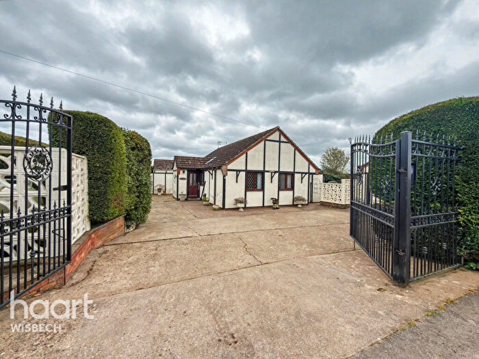 3 Bedroom Detached Bungalow For Sale In Bardyke Bank, Upwell, PE14