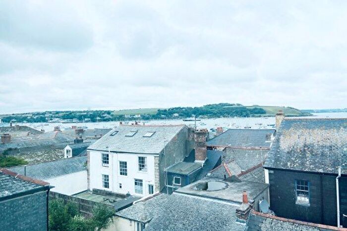 2 Bedroom Property To Rent In New Street, Falmouth, TR11